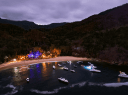 La diversión comienza en la tarde y se puede bailar en la playa, en la arena o simplemente escuchar la música desde tu camastro o hamaca. CORTESÍA.