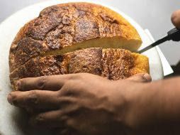 La técnica ancestral de elaboración de este pan no solo se ha mantenido vigente, sino que ha ganado popularidad en tiempos modernos debido a sus propiedades únicas. ESPECIAL / Foto de Pradeep Javedar en Unsplash