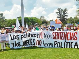 Miles de trabajadores del Poder Judicial y sus familias salieron a las calles para exigir que se frene la reforma judicial. Por su parte, Morena y aliados sostienen que ésta se discutirá a partir del 1 de septiembre. EL INFORMADOR/ J. Urrutia