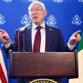 Ken Salazar responde a López Obrador sobre "pausa" en la relación con embajada de EU