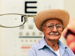 La hipermetropía suele ser causada por factores genéticos o anatómicos. ESPECIAL / PEXELS @Mehmet Turgut Kirkgoz / UNSPLASH @David Travis