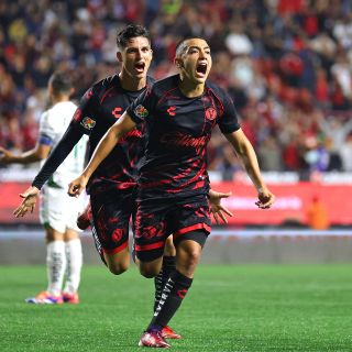 Xolos hace historia con el goleador más joven y toma el liderato de la Liga MX