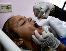 Se busca inmunizar contra la polio a más de 640 mil niños. AP/A. Hanna