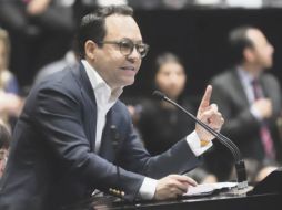 El senador calificó como causa no grave la razón que Gertz Manero dio para separarse de su cargo. ESPECIAL