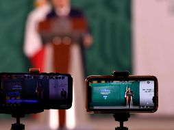 Cada mañana, López Obrador se planta ante la prensa durante al menos unas dos horas y responde preguntas, explica, habla, y demás. AFP / ARCHIVO