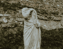 La decapitación de las estatuas no siempre fueron factores históricos, sino que también fueron monetarios. Unsplash / iam_os