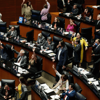 Senado avala acuerdo para aprobar vía 'fast track' la reforma judicial