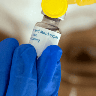 Cofepris autoriza vacuna contra mpox