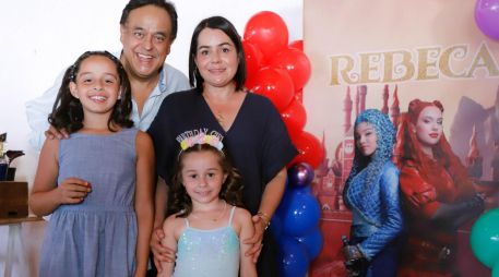 Salvador Cosío, Paulina Corella, Paulina y Rebeca Cosío. GENTE BIEN JALISCO/