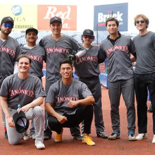 Torneo relámpago de Softball, emoción en el Estadio de Charros de Jalisco