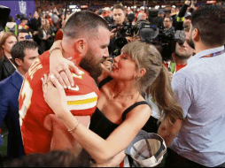 Desde que su relación se hizo pública en septiembre de 2023, cuando Swift asistió a un partido de los Chiefs, la pareja ha estado en el centro de la atención mediática. ESPECIAL
