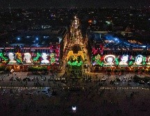 Las luces incluyen diseños representativos de los héroes que han participado en las principales batallas de la historia de México. X / @GobCDMX