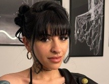 Uno de los detalles más comentados durante su aparición fueron los tatuajes de Cazzu, en especial las palabras 