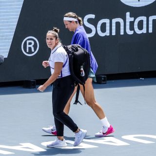 Azarenka recibe atención médica en el GDL Open AKRON