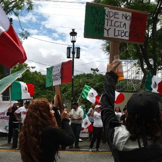 Se manifiestan en Congreso local contra la reforma judicial