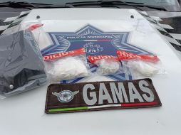 Los uniformados aseguraron una mochila que contenía cerca de 11 envoltorios y cuatro bolsas con presuntas metanfetaminas conocidas como crystal. CORTESÍA/ Policía de Guadalajara.