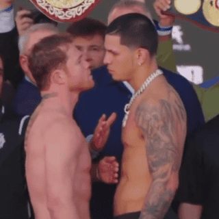 "Canelo" Álvarez y Edgar Berlanga superan el pesaje sin problemas (VIDEO)
