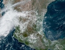 Según el comunicado del SMN, el centro de Ileana se movió entre las 18:00 y las 21:00 horas a unos 15 kilómetros de la costa. AP