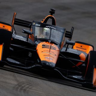 Pato O'Ward cierra la temporada 2024 con un segundo lugar en Nashville