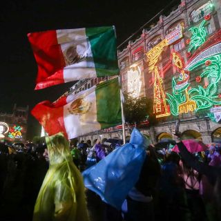 Multitudes llenan el Zócalo para el último Grito de Independencia de López Obrador