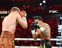 Las dudas sobre el peso exacto de Berlanga en la pelea continúan, lo que plantea interrogantes sobre el proceso de pesaje en el boxeo. EFE/ ARCHIVO.