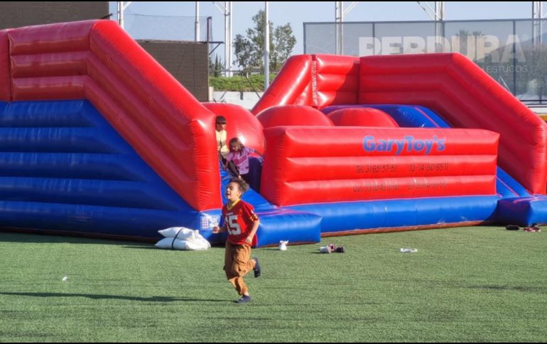 Decenas de aficionados de los Charros de Jalisco se dieron cita en el Estadio Panamericano de Béisbol para participar en una activación. EL INFORMADOR/ J. ROBLES.