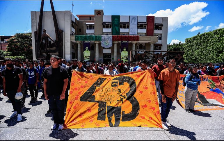 En la manifestación dijeron que “apagar el movimiento” sería apagar la justicia para miles de desaparecidos. EFE/D. Guzmán