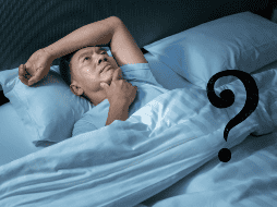 Despertarse a las 3 de la mañana puede ser el resultado de múltiples factores, desde hábitos de sueño y estrés hasta condiciones médicas. CANVA