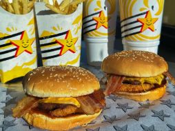 La franquicia de comida rápida ha ofrecido un atractivo 2x1 en sus hamburguesas Famous Star con queso y Jalapeño burger. Instagram/ @carlsjr