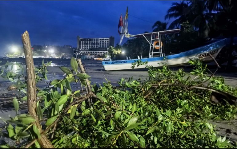 La Comisión Nacional del Agua (Conagua) ha emitido un alerta sobre el huracán John, que presenta vientos máximos sostenidos de 140 km/h y rachas de hasta 165 km/h. SUN / ARCHIVO
