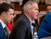 Brett Favre dijo a la comisión que perdió su inversión en una compañía que 