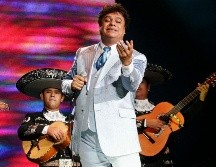 Juan Gabriel dejó, tras su muerte en 2016, canciones que se pueden dedicar a los seres queridos en todo momento. SUN / ARCHIVO