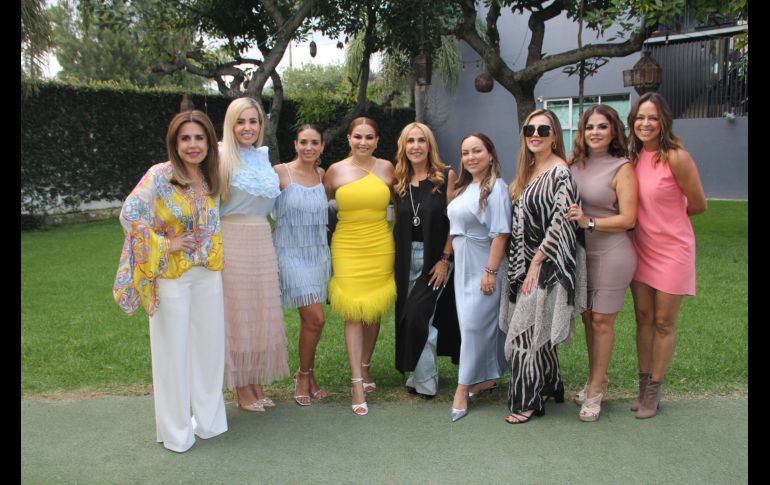 Perla y Ale Castañeda, Clo Jiménez, Vero Castro, Gaby Enríquez, Ofelia Zarate, Adriana Rodríguez, Lupita Tremari y Paloma Valencia. GENTE BIEN JALISCO/ Esmeralda Ecamilla