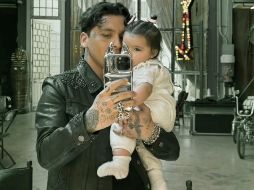 Nodal afirmó que su vida conyugal va por buen camino. Al respecto, destacó que prefiere la compañía de su hija Inti, quien es fruto de su relación con Cazzu, antes que la de su esposa. INSTAGRAM/speedynodal