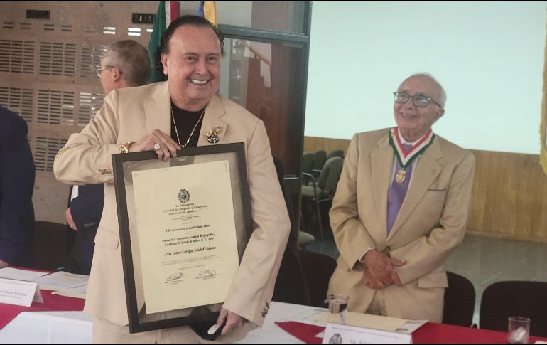 En el marco del evento, se reconoció a Enrique Michel Velasco con el premio anual de la Benemérita Sociedad de Geografía y Estadística. EL INFORMADOR/M.HERNÁNDEZ
