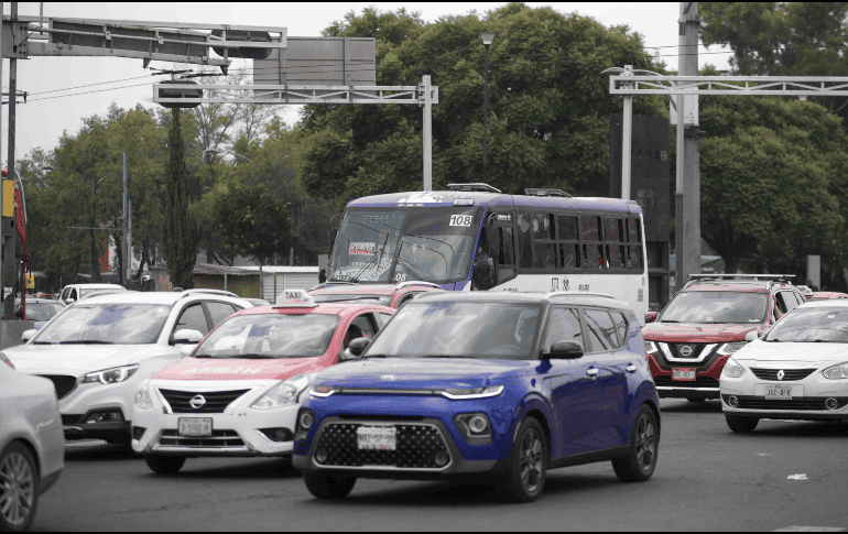 No cumplir con el reemplacamiento puede acarrear una multa de hasta 20 veces la Unidad de Medida y Actualización (UMA) vigente. SUN / ARCHIVO