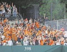Las asistencias a los parques de pelota también han crecido gracias a lo ágil del espectáculo. AFP/S. Taetsch