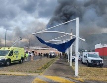 En cuestión de minutos, el fuego se ha propagado rápidamente por el lugar, causando preocupación e incertidumbre entre los vecinos. EL INFORMADOR / O. González