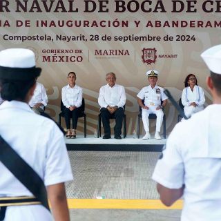 López Obrador inaugura el Sector Naval en Boca de Chila, Nayarit
