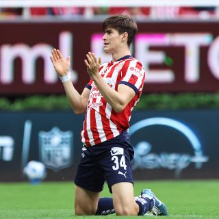 ‘Hormiga’ González, sale lesionado en el Chivas vs Monterrey