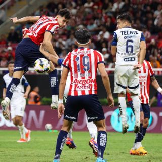 Chivas deja ir el triunfo ante Rayados