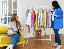 Si bien algunos colores pueden asociarse con ciertos rasgos de personalidad o comportamientos negativos, es esencial recordar que cada individuo es único. CANVA