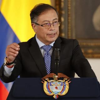 Petro aplaza su viaje a México por accidente de la Fuerza Aérea Colombiana