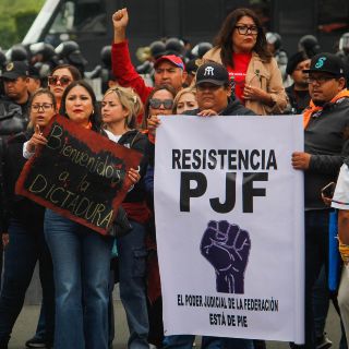 Trabajadores del PJ se manifiestan previo a la toma de posesión de Sheinbaum