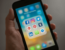 La memoria interna de tu celular se puede llenar muy rápido. Pexels