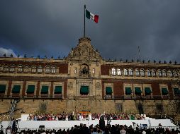 La nueva presidenta de México, Claudia Sheinbaum, se dirigió a sus seguidores en un evento especial en el Zócalo. AP / E. Verdugo