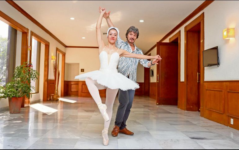 Bailarines que participan en el montaje “El Lago de los Cisnes”. EL INFORMADOR/ H. Figueroa
