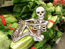 Un bajo consumo de calcio, mantenido durante un periodo prolongado, es perjudicial para la salud de nuestros dientes y huesos. AFP / ARCHIVO