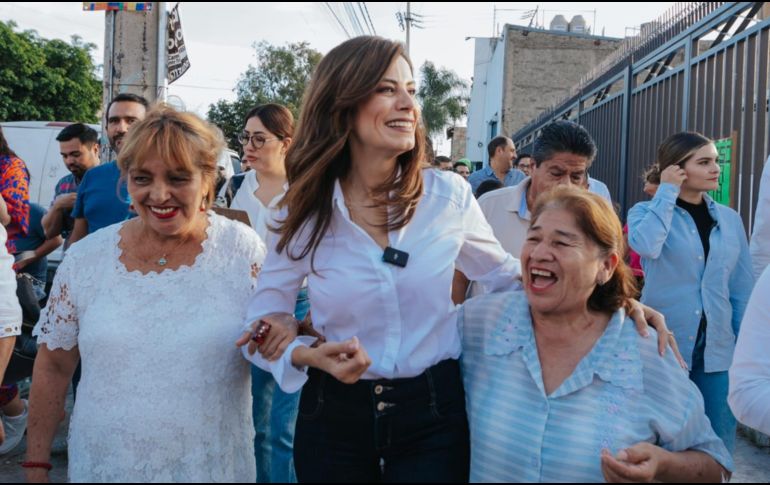 Verónica Delgadillo pidió al comisario de Seguridad Pública que abra un chat vecinal, que será parte de la estrategia de seguridad en la región. ESPECIAL