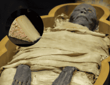 Cuando se hallaron estas momias, aún conservaban la ropa y los atuendos de su cultura. Pixabay